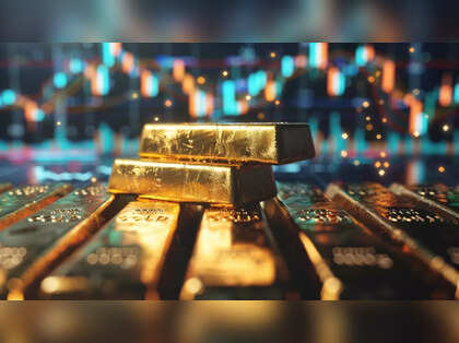 Gold prices decline as the U.S. dollar strengthens after jobs report.