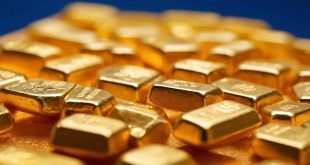 Gold Declines Amid Trade Progress, Tariff Deadline Delay