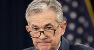 Gold Rises Amid Tariff-Induced Market Uncertainty and Unchanged Fed Policy